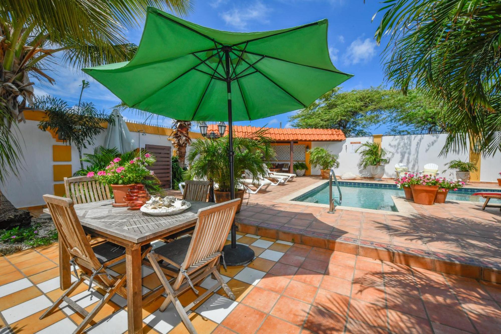Brisas Studio Apartments (Adults Only) パームビーチ エクステリア 写真