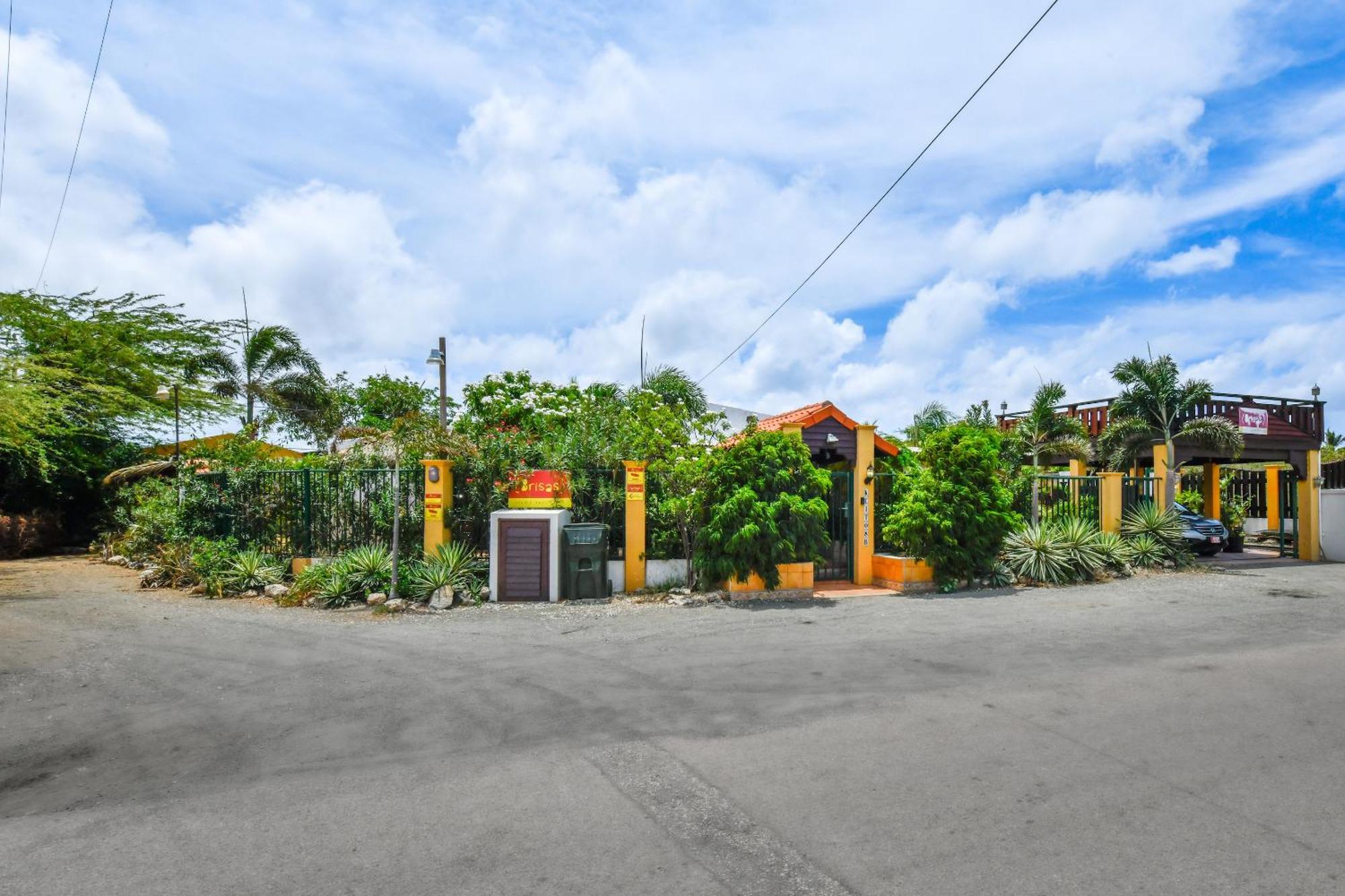 Brisas Studio Apartments (Adults Only) パームビーチ エクステリア 写真