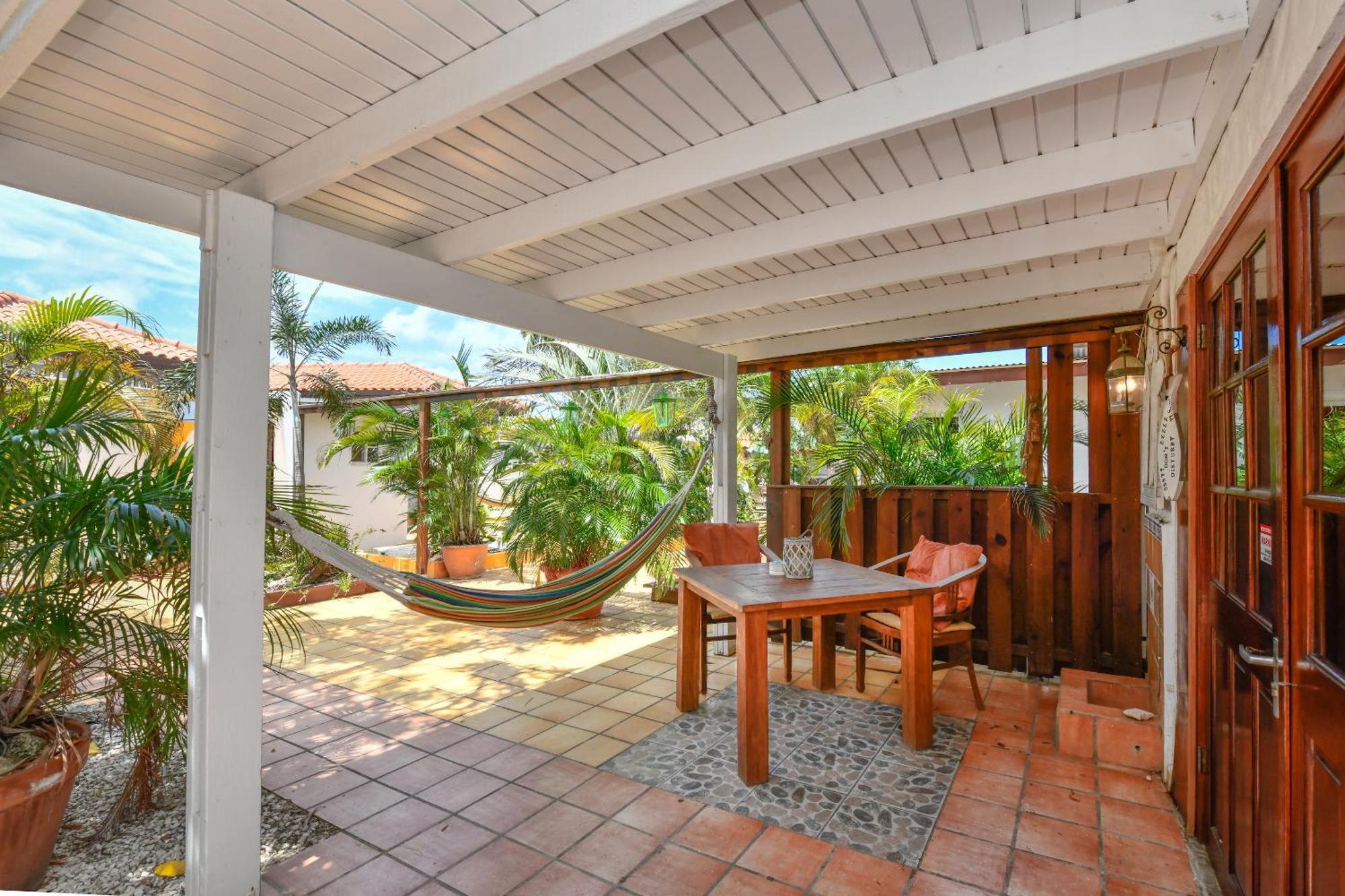 Brisas Studio Apartments (Adults Only) パームビーチ エクステリア 写真