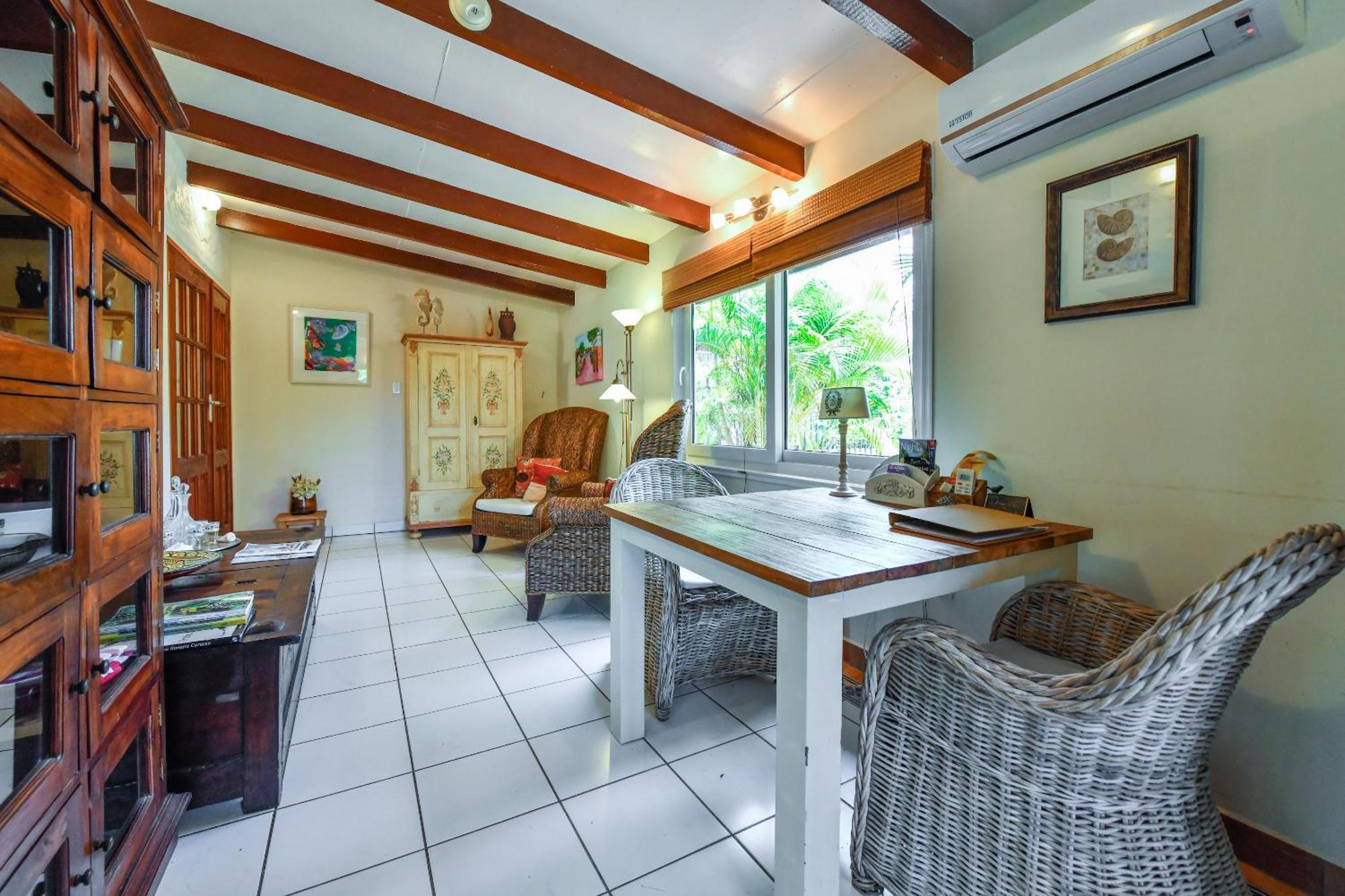 Brisas Studio Apartments (Adults Only) パームビーチ エクステリア 写真