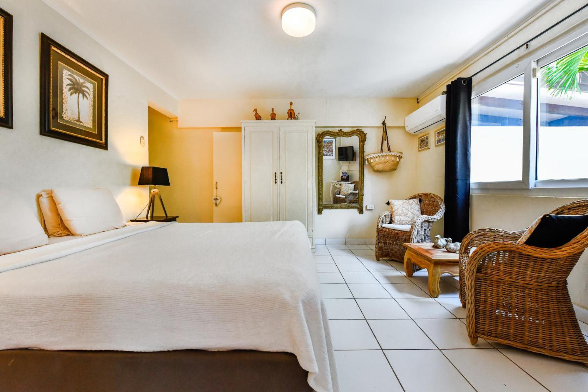 Brisas Studio Apartments (Adults Only) パームビーチ エクステリア 写真