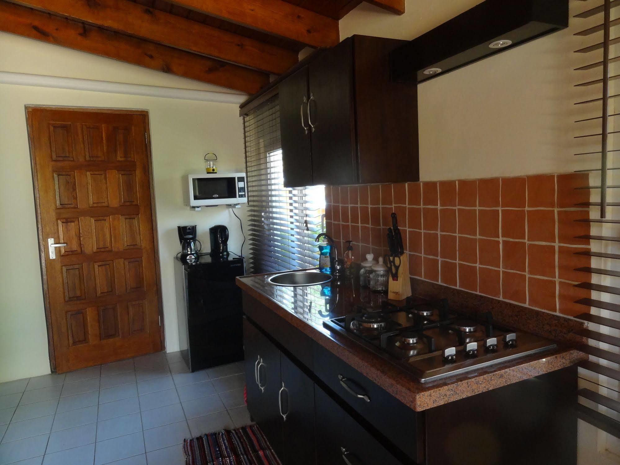 Brisas Studio Apartments (Adults Only) パームビーチ エクステリア 写真